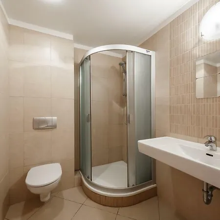 Apartment Quiet Apt With Balcony In Andel Prague