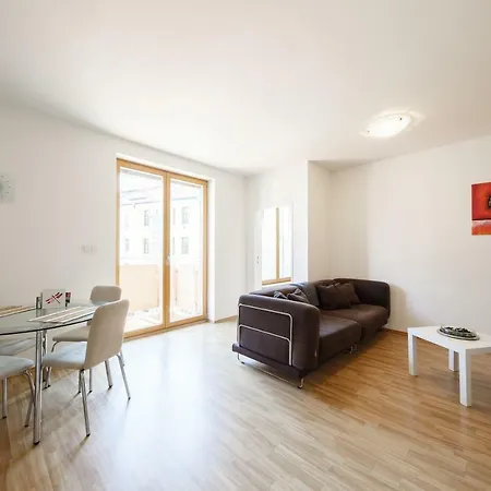 Quiet Apt With Balcony In Andel Apartamento Praga